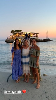 Malena Costa feet photo thumbnail