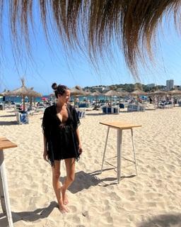 Malena Costa feet photo thumbnail