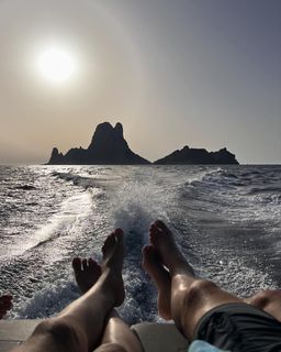 Malena Costa feet photo thumbnail