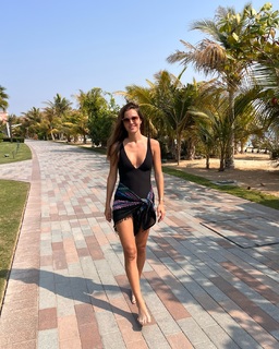 Malena Costa feet photo thumbnail