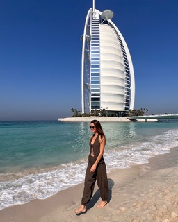 Malena Costa feet photo thumbnail