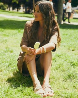 Malena Costa feet photo thumbnail