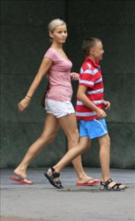 Malgorzata Foremniak feet photo thumbnail