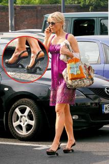 Malgorzata Foremniak feet photo thumbnail