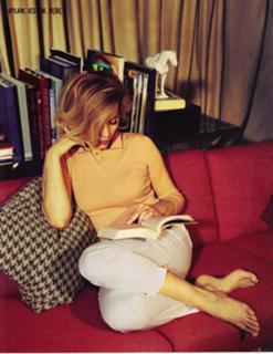 Malgorzata Foremniak feet photo thumbnail