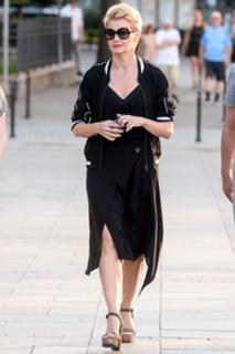 Malgorzata Kozuchowska feet photo thumbnail