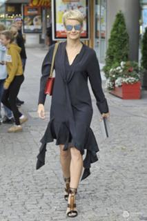 Malgorzata Kozuchowska feet photo thumbnail