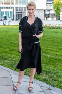 Malgorzata Kozuchowska feet photo thumbnail