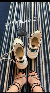 Malgorzata Kozuchowska feet photo thumbnail