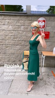 Malgorzata Kozuchowska feet photo thumbnail