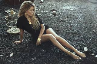 Malgorzata Rozenek feet photo thumbnail