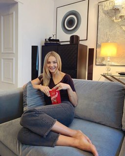 Malgorzata Socha feet photo thumbnail