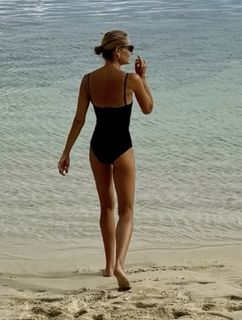 Malgorzata Socha feet photo 3