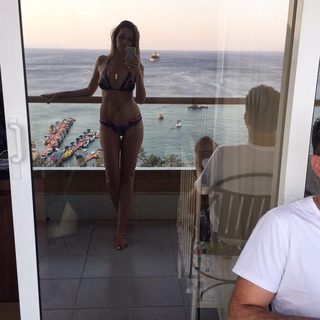 Mali Levi feet photo 17