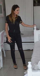 Mali Levi feet photo 4