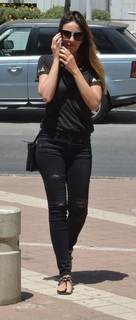 Mali Levi feet photo 3