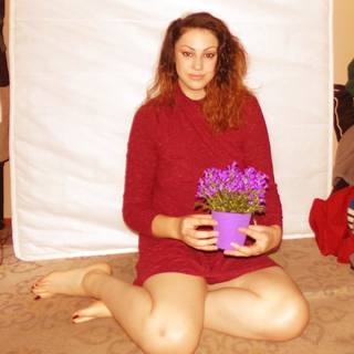 Malia Arrayah feet photo 2