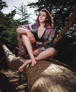 Malia Arrayah feet photo 15
