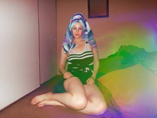 Malia Arrayah feet photo 12