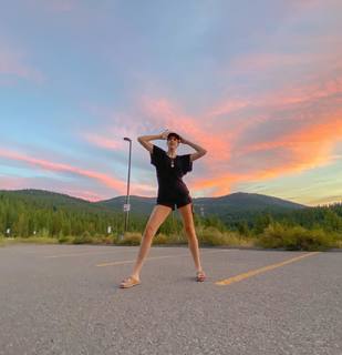 Malia Arrayah feet photo 7