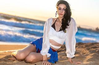 Malia Arrayah feet photo 15