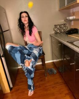 Malia Arrayah feet photo 9