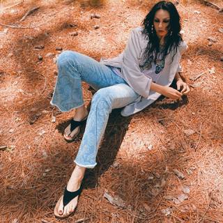 Malia Arrayah feet photo 8