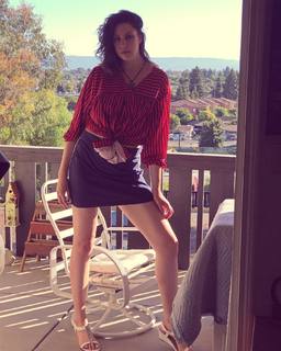 Malia Arrayah feet photo 1