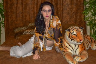 Malia Arrayah feet photo 1