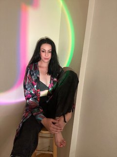 Malia Arrayah feet photo 9