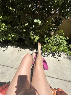 Malia Arrayah feet photo 20