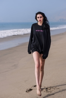 Malia Arrayah feet photo 15