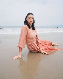 Malia Arrayah feet photo 3
