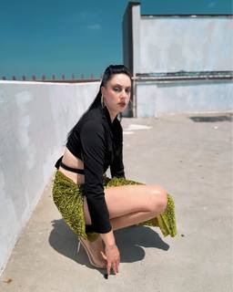 Malia Arrayah feet photo 5