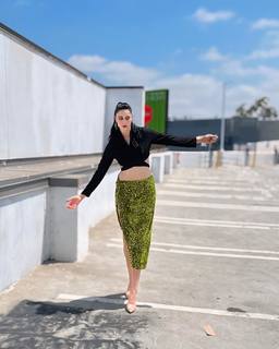 Malia Arrayah feet photo 3
