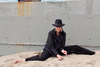 Malia Arrayah feet photo 15