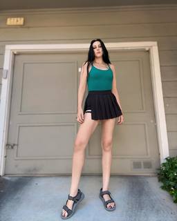 Malia Arrayah feet photo 11