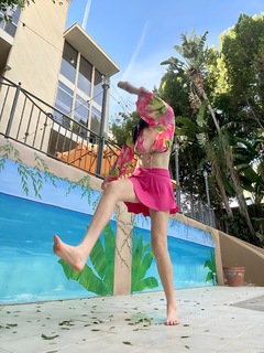 Malia Arrayah feet photo 6