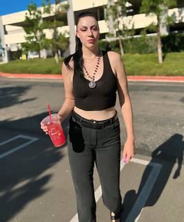 Malia Arrayah feet photo 3