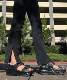 Malia Arrayah feet photo 1