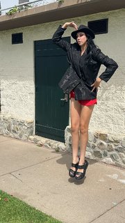 Malia Arrayah feet photo 17