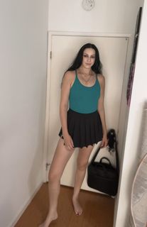 Malia Arrayah feet photo 2
