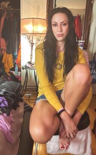 Malia Arrayah feet photo 18