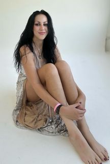 Malia Arrayah feet photo 4