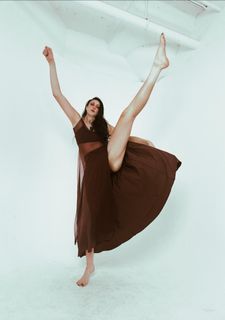 Malia Arrayah feet photo 8