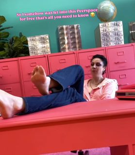 Malia Arrayah feet photo 4