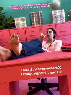 Malia Arrayah feet photo 3