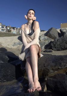 Malia Arrayah feet photo 9