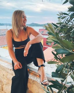 Malia White feet photo 4
