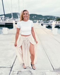 Malia White feet photo 3